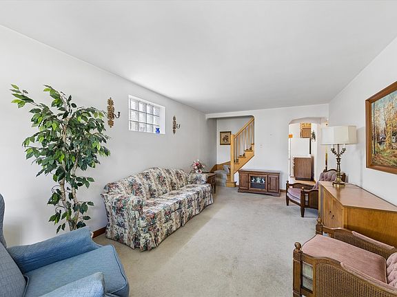 3rd image of 3402 S 58th Ct