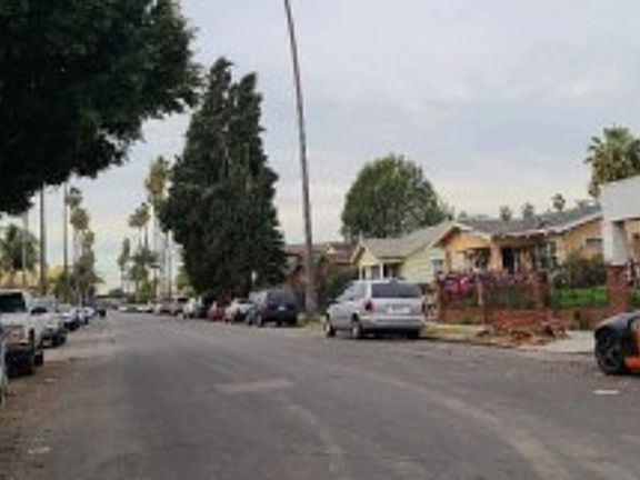 Exterior Neighborhood (street photo)