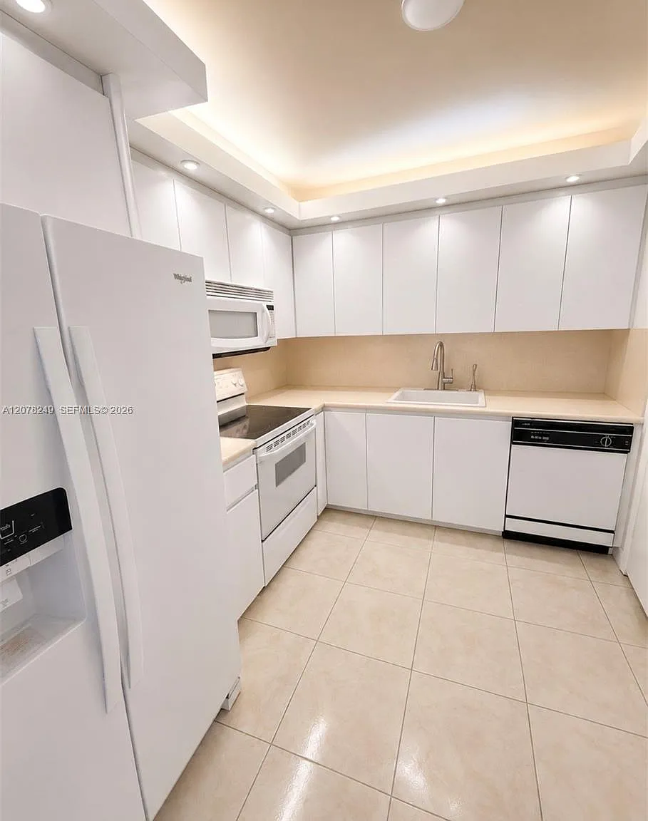 Olympus Condo Phase — Photo 1