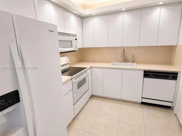 600 Three Islands Blvd, Hallandale, FL
