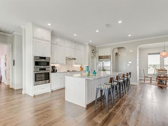 5th image of 6445 Berkshire Cir