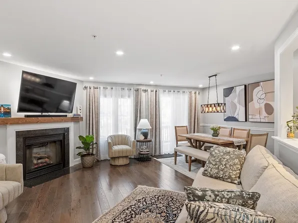 16 Acorn Ave Unit 16, Fitchburg, MA 01420