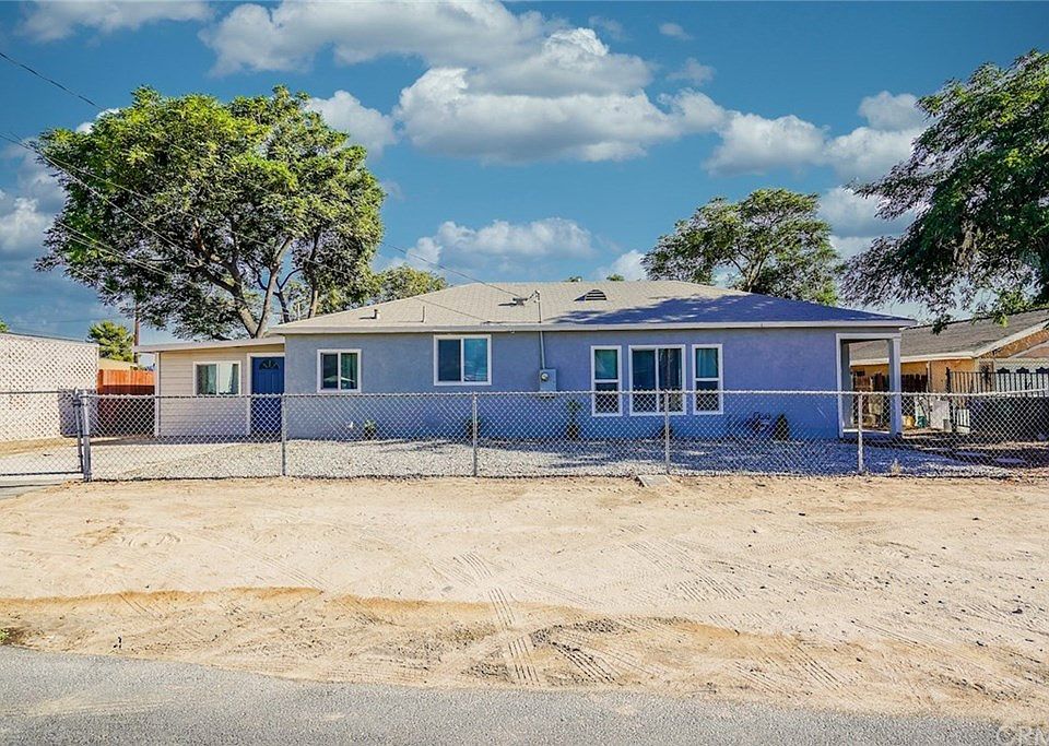 1st image of 26085 Cypress St