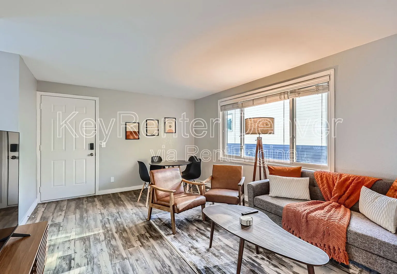 2 bed, 1.0 bath, 705 sqft, $1,305 — Photo 4