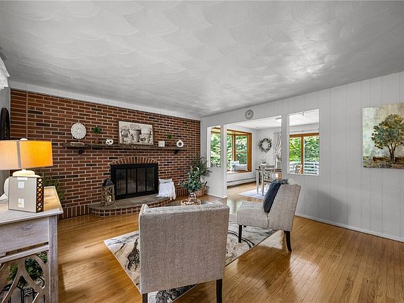 5th image of 7242 Jackson Hill Rd