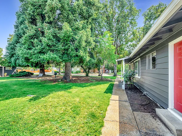 7 Oaks — Photo 16