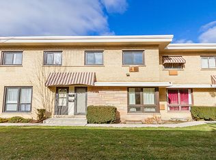 958 N Wheeling Rd, Mount Prospect, IL 60056