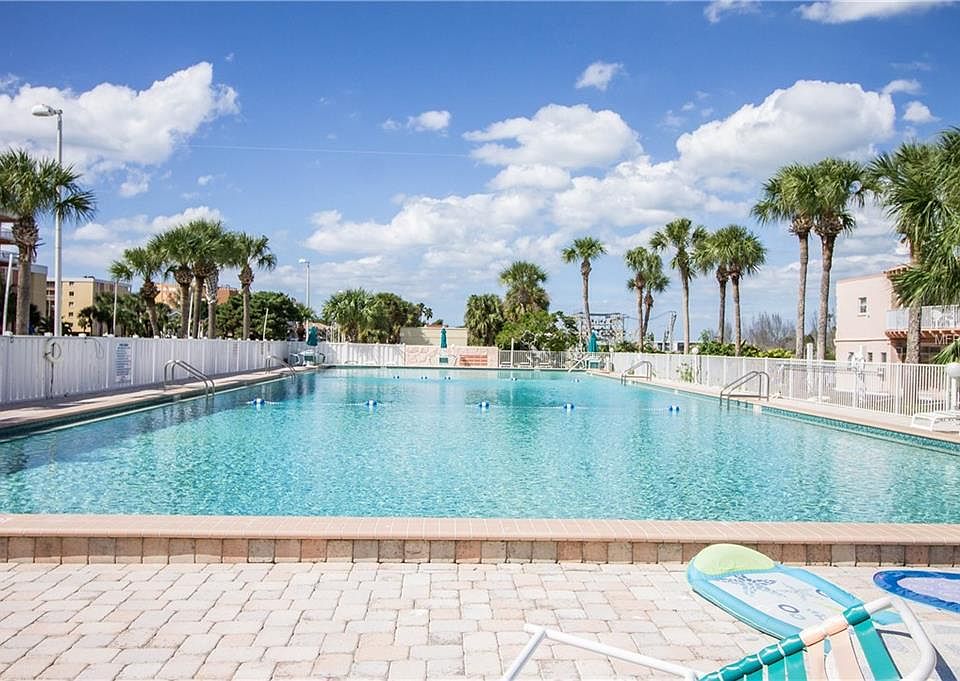 1st image of 18399 Gulf Blvd APT 372