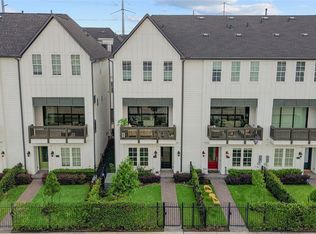 3317 W 11th St, Houston, TX 77008