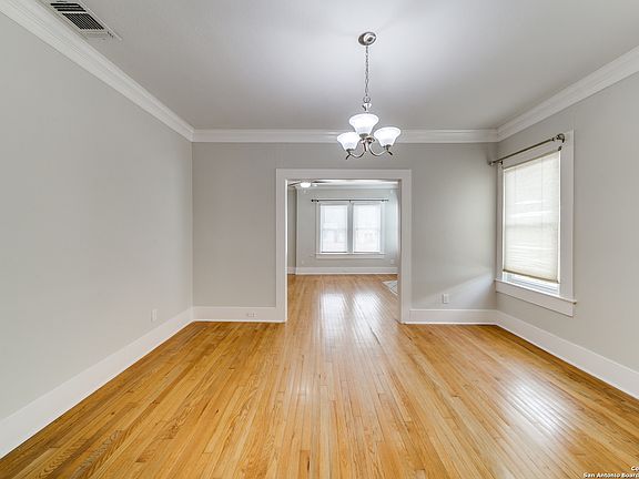 5th image of 1629 W Magnolia Ave