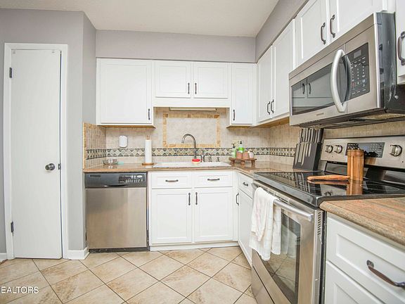 4th image of 5928 Cardan Dr