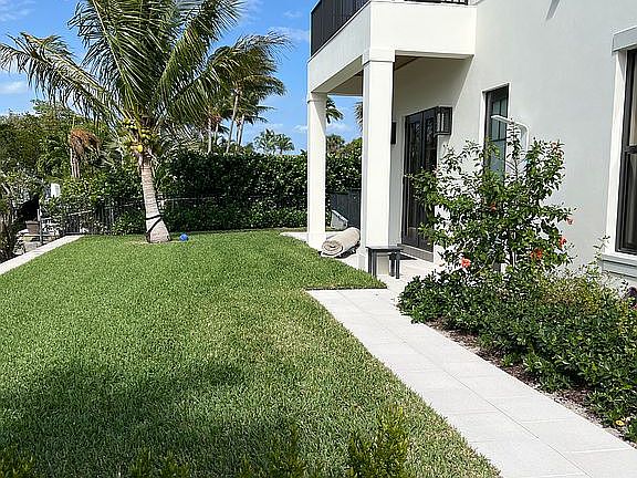 2nd image of 11883 Lake Shore Pl