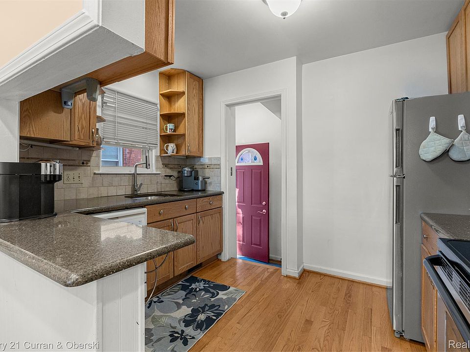 6879 N Lafayette St, photo 6