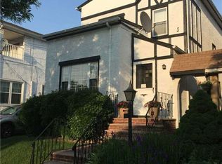 13921 233rd St, Jamaica, NY 11422