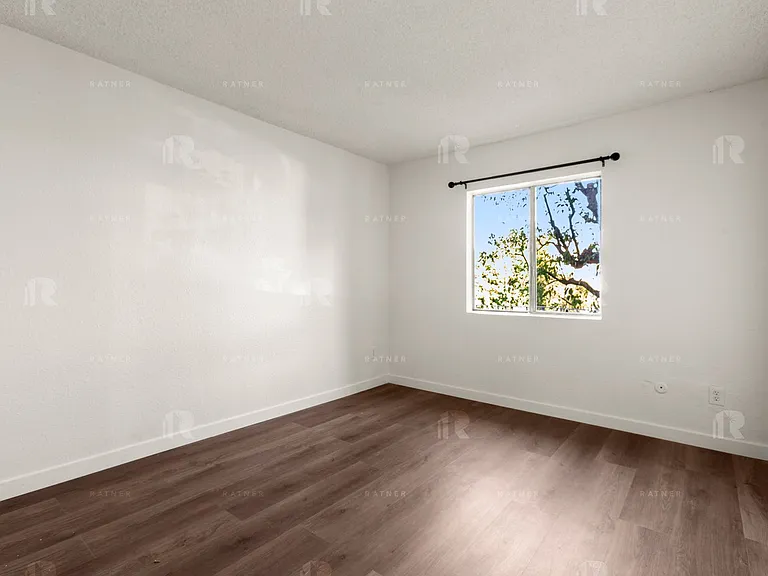 (El/Ti/Yo:B) 5139 White Oak Avenue — Photo 21