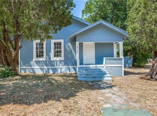 1215 E Humbolt St, Fort Worth, TX 76104
