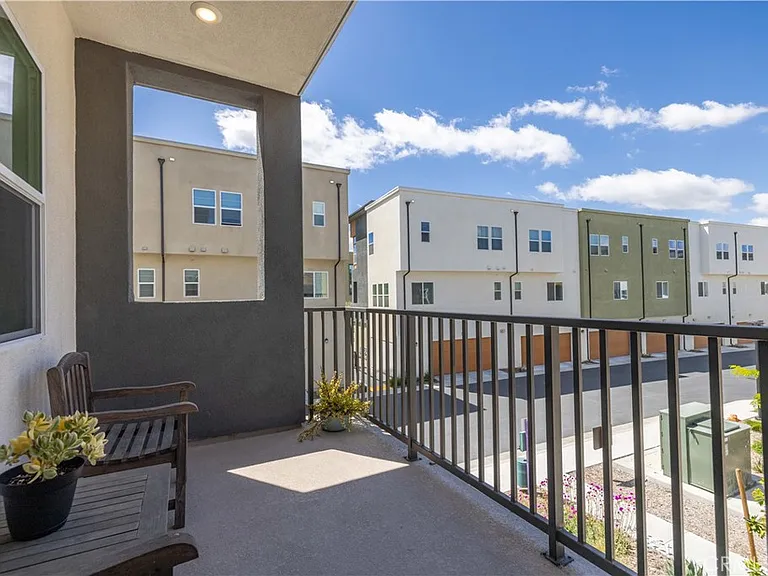 27005 Hummingbird Ln — Photo 45