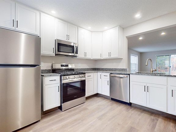 2nd image of 157 Rumson Dr #157