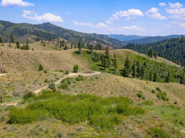 49 Walker Creek Rd, Boise, ID 83716