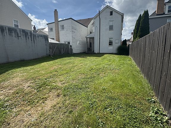 2nd image of 122 21st St #1