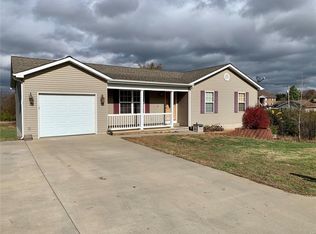 301 Waters Rd, Desloge, MO 63628