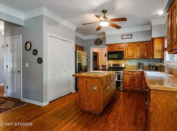 2nd image of 1401 Coghill Ct