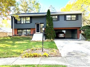 7320 Seminole Dr, Darien, IL 60561
