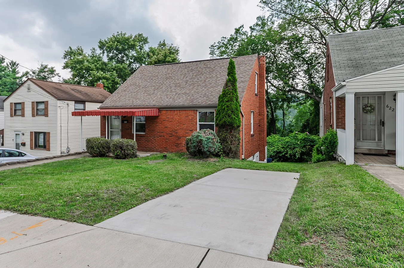 3 bed, 1333 sqft, $2,200 — Photo 2