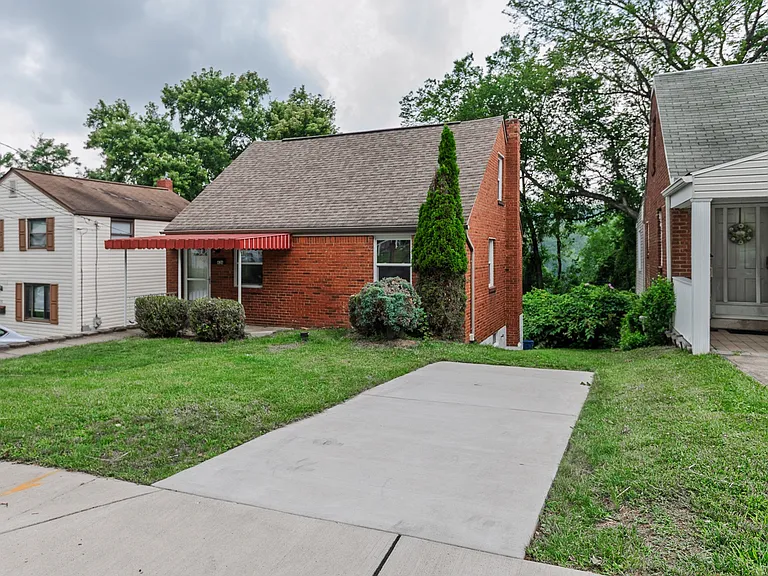 626 Ridgemont Dr — Photo 1