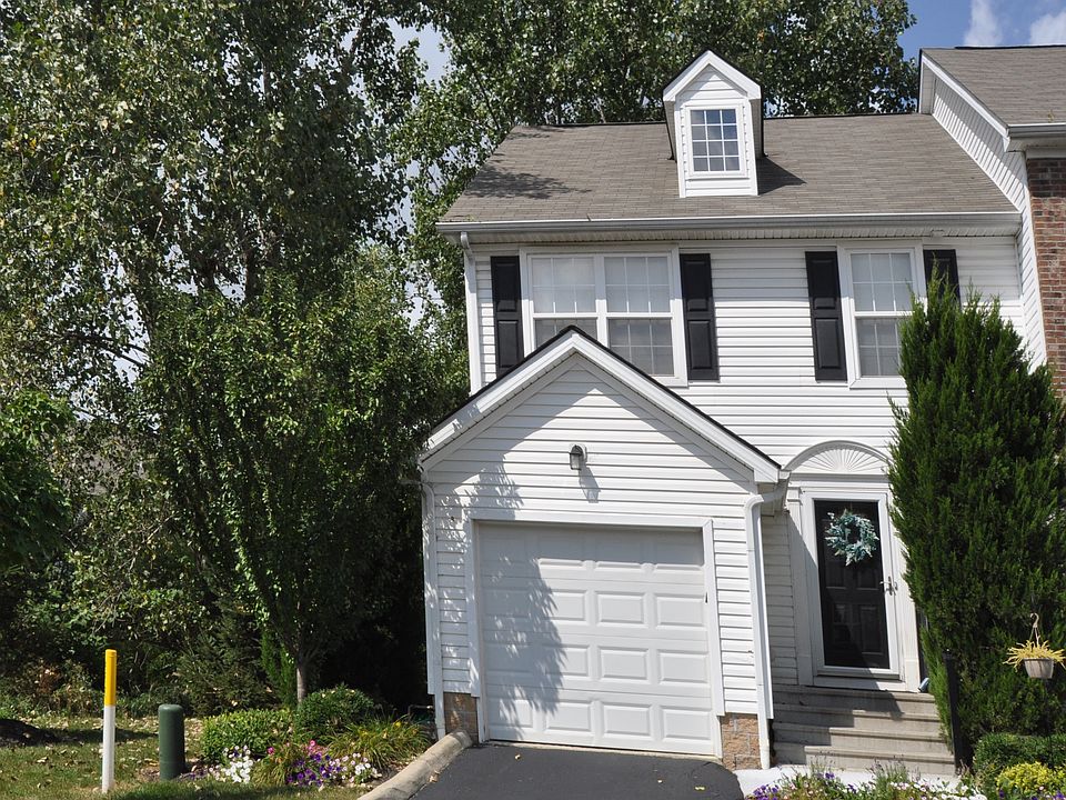 1st image of 7407 Cayman Ln