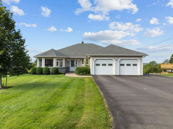 48 Donald Dr, Charlottetown, PE C1E 1Z5