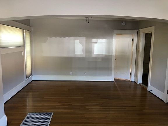 4th image of 217 Redondo Ave APT A