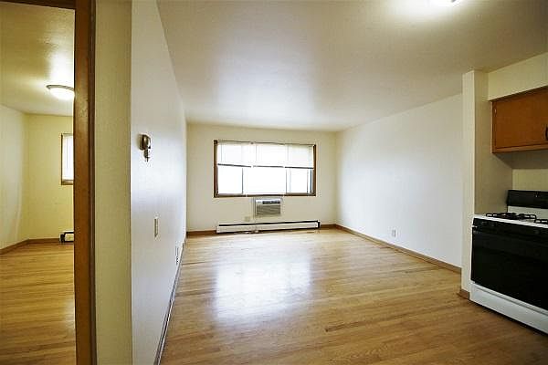 1st image of 1851 N Oakland Ave #4-04