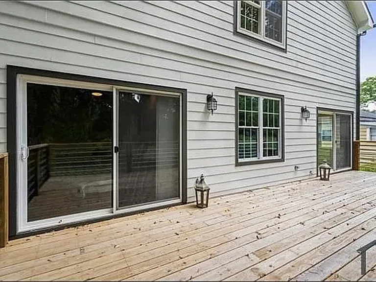 984 Dill Ave SW — Photo 31