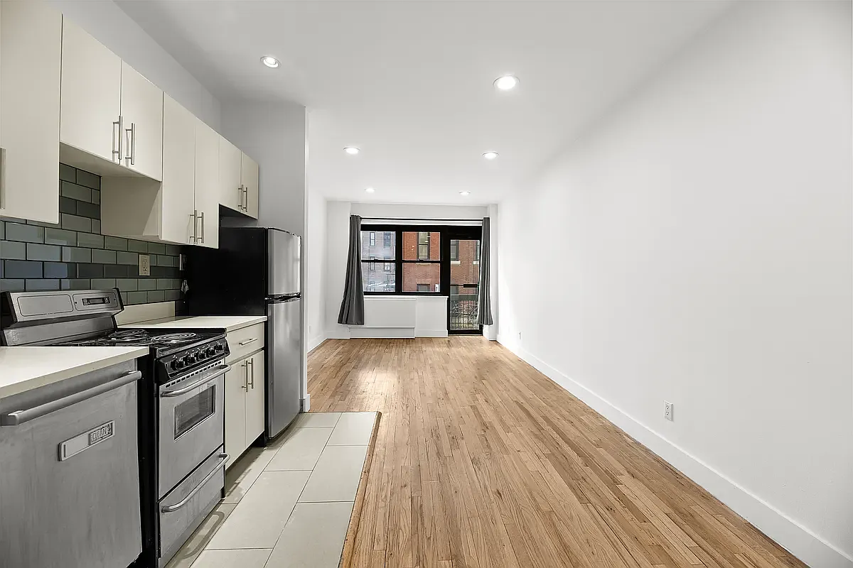 Building Photo - 213 E 37th St #5E