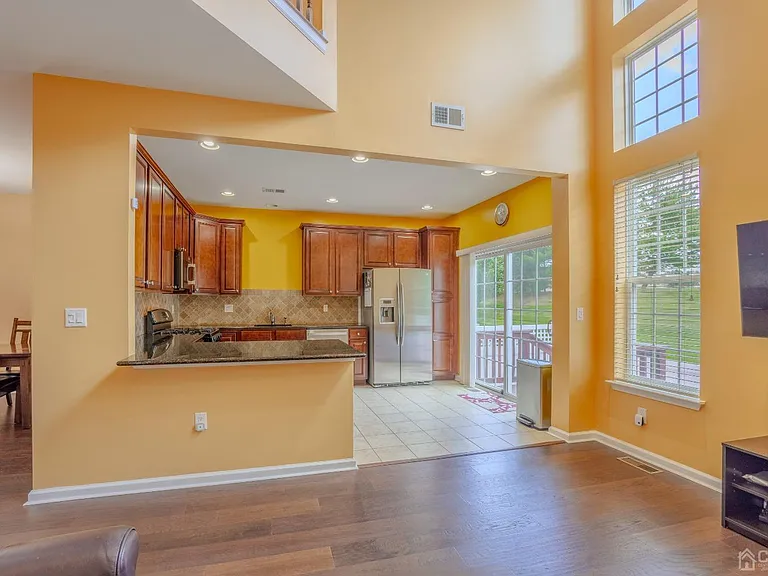 2474 N Canterbury Ln — Photo 14