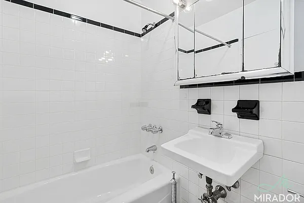 Rented by Mirador Real Estate | media 4