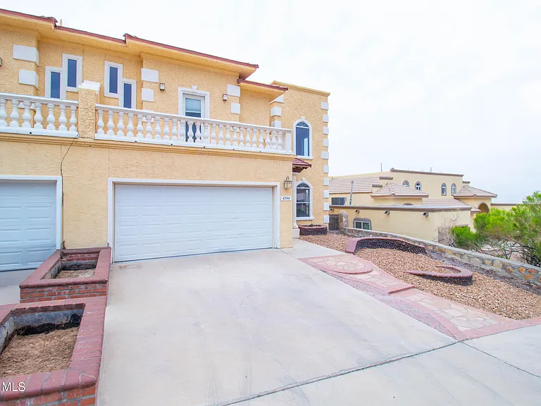 4744 Excalibur Dr — Photo 1