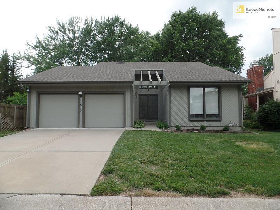 Single family, maintenance provided, backing to greenspace!  Low HOA dues!