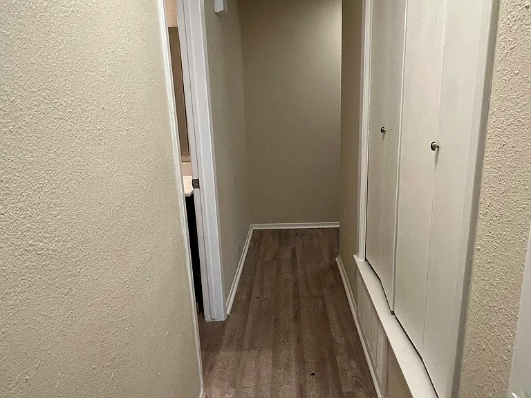 909 Betsy Ross Dr #B — Photo 28