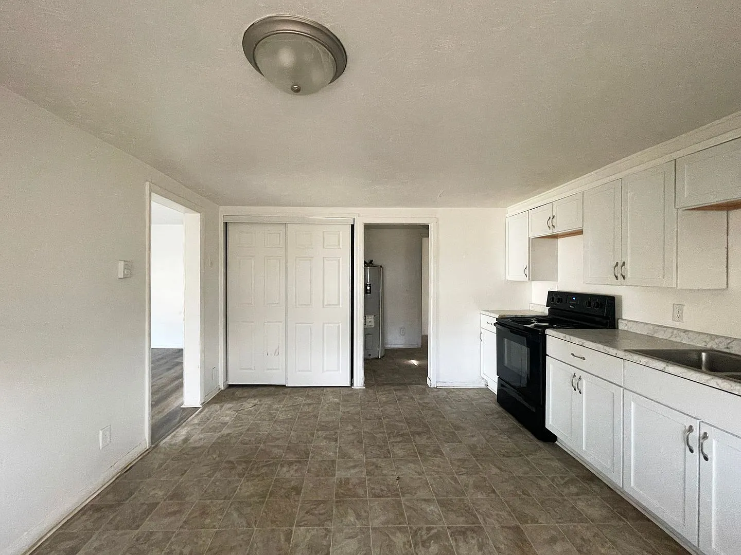 For Rent: 2509 E. 16th St. 3 Bedroom 2 Bathroom Home Pet Friendly Home in Muncie! — Photo 4