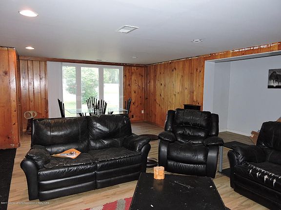 3rd image of 2909 W Michigan Ave
