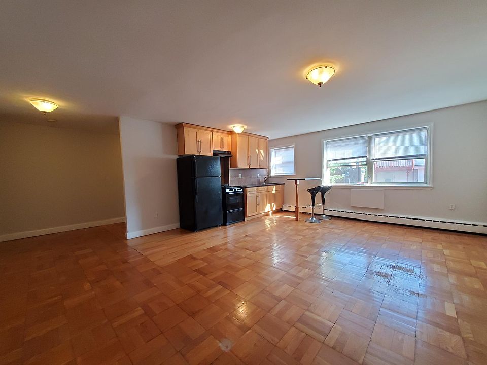 2nd image of 36 Duncan Ave #38B