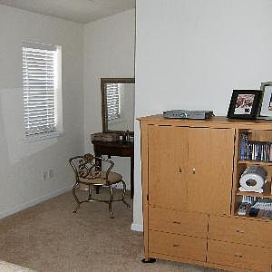 4th image of 775 N Roslyn St Unit 3