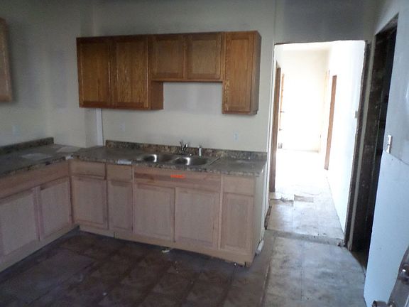 3rd image of 321 N Sacramento Blvd