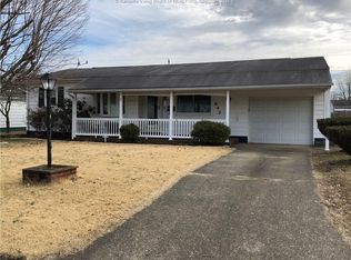 642 Douglas Ave, Ravenswood, WV 26164