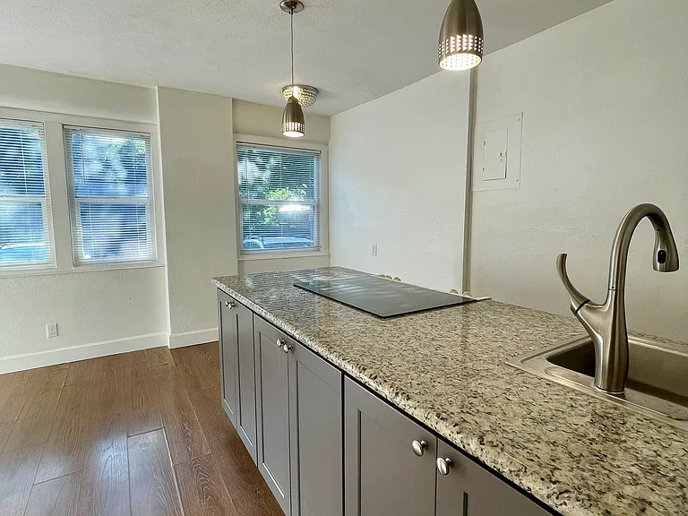 1314 W 9th Ave — Photo 1