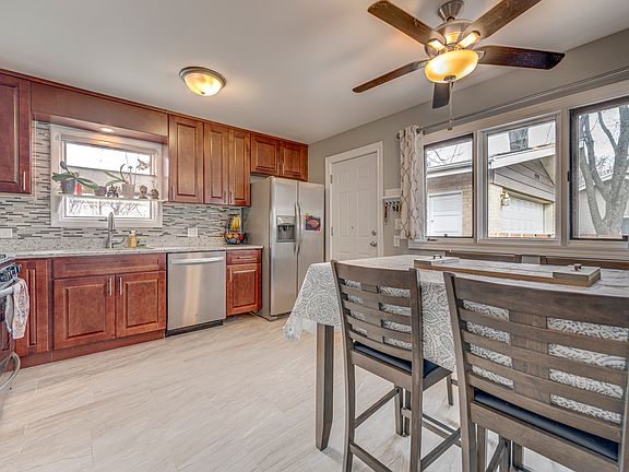 5th image of 1520 Indian Hill Dr