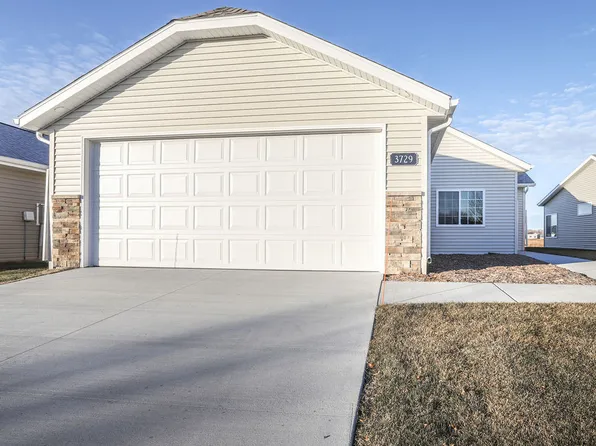 6262 21st St S, Fargo, ND 58104