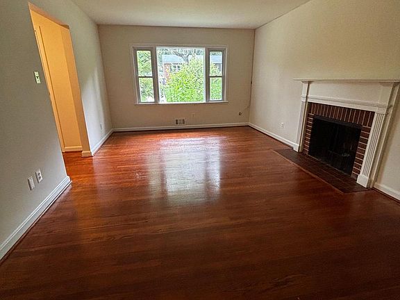 5th image of 3329 Military Dr